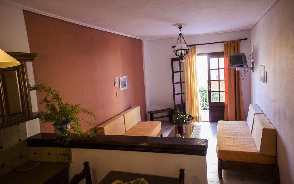 Hesperia Hotel Karlovassi Pokoj fotografie