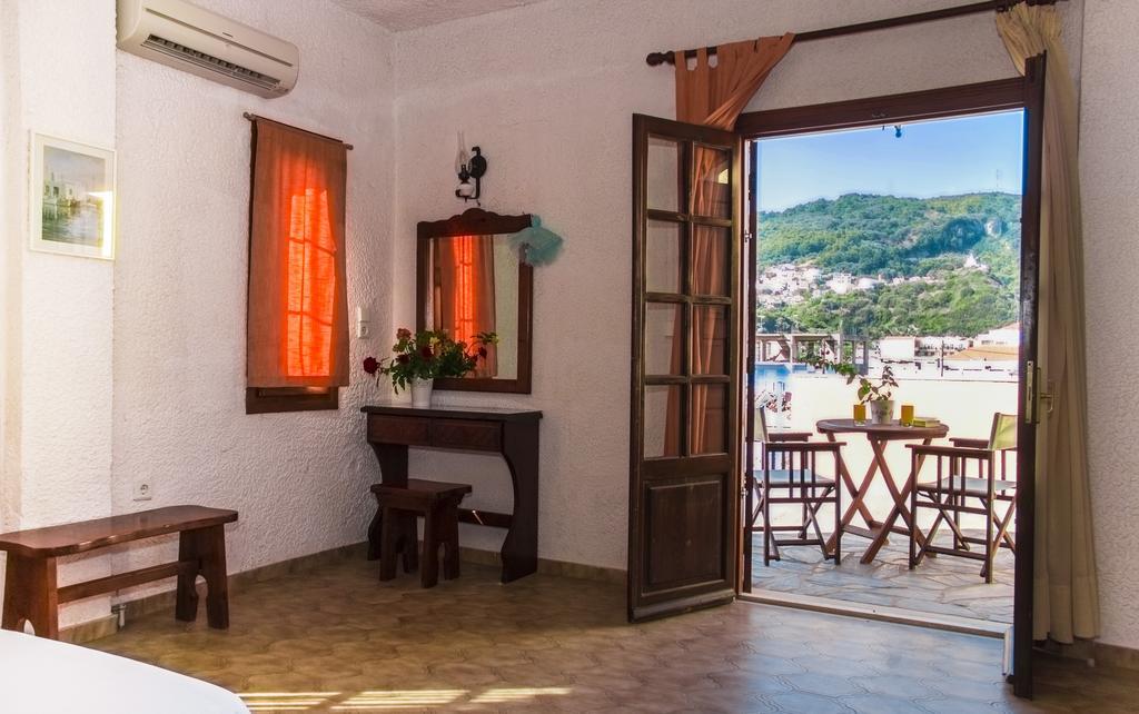 Hesperia Hotel Karlovassi Exteriér fotografie