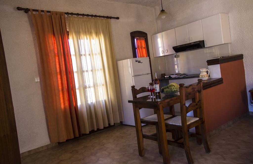 Hesperia Hotel Karlovassi Pokoj fotografie